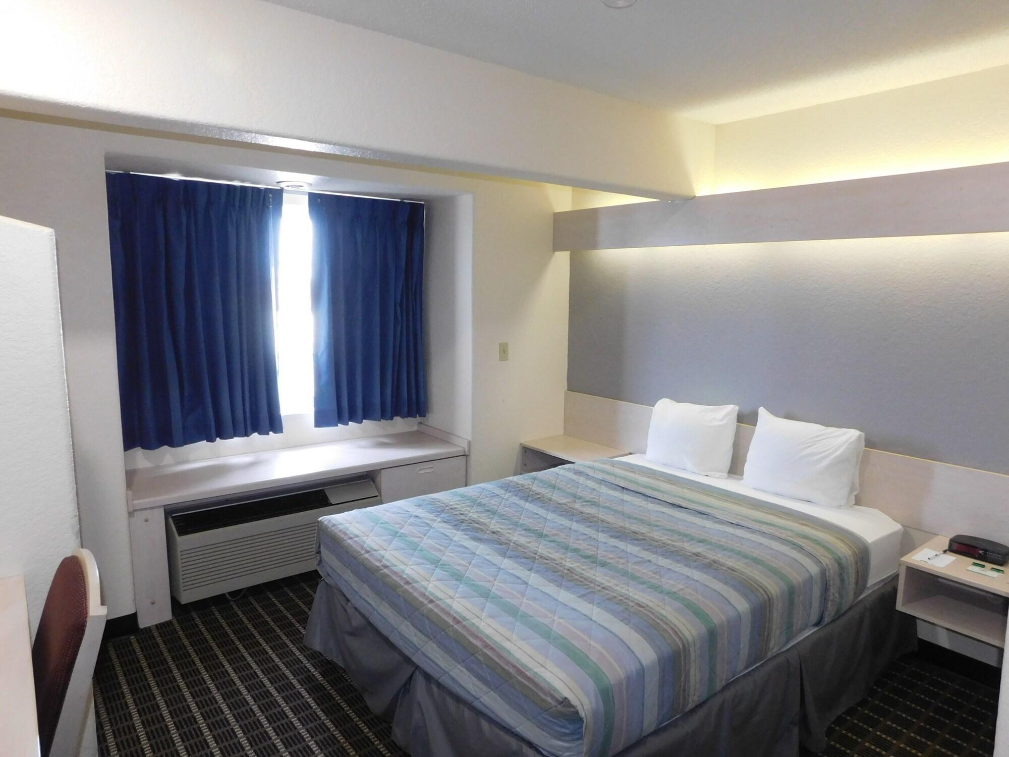 Travelodge By Wyndham Chadron Eksteriør billede