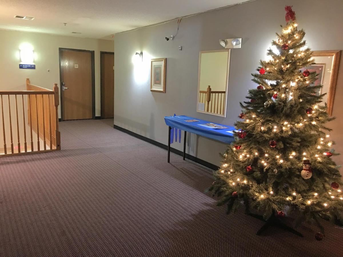Travelodge By Wyndham Chadron Eksteriør billede
