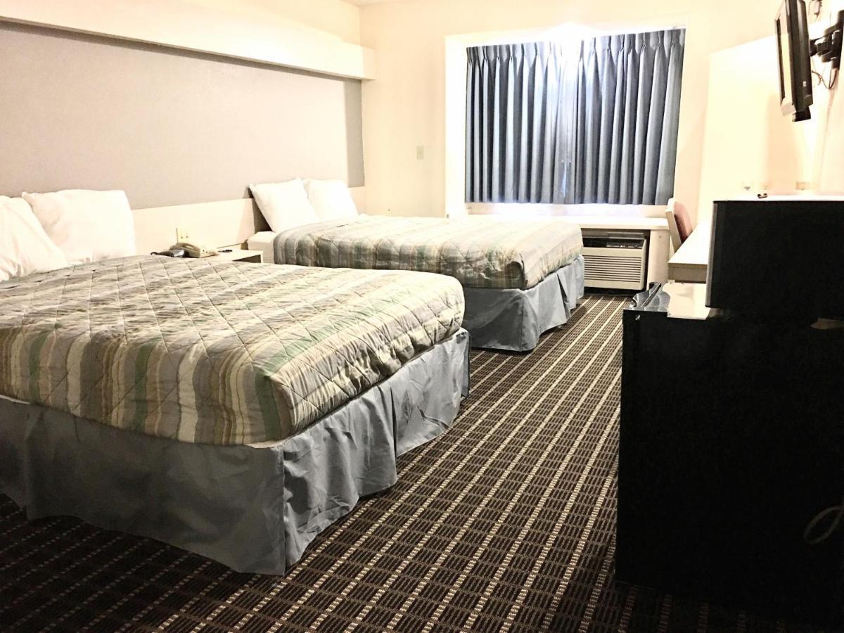 Travelodge By Wyndham Chadron Eksteriør billede